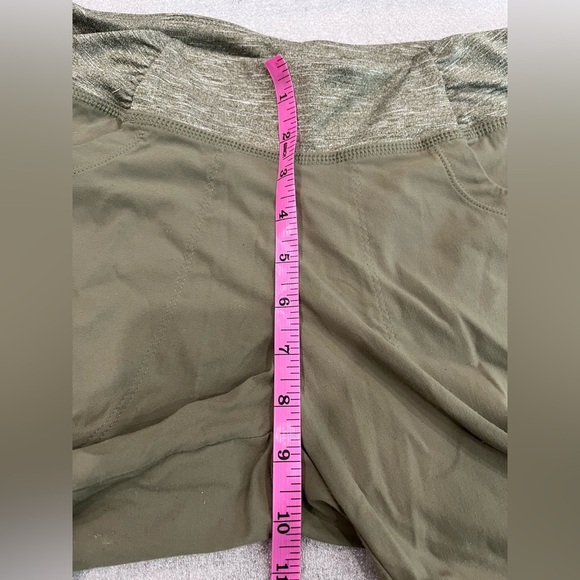[M]Mountain Hardwear Green Bermuda Shorts Lightweight Casual Capris - Picture 5 of 7